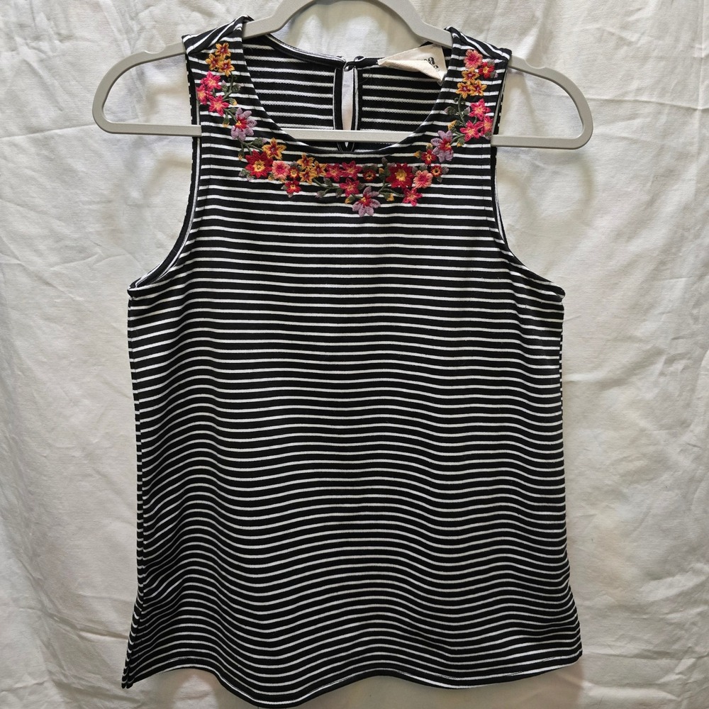 Savanna Jane White Black Striped Sleeveless Top Floral Embroidery Small‎ Tank
